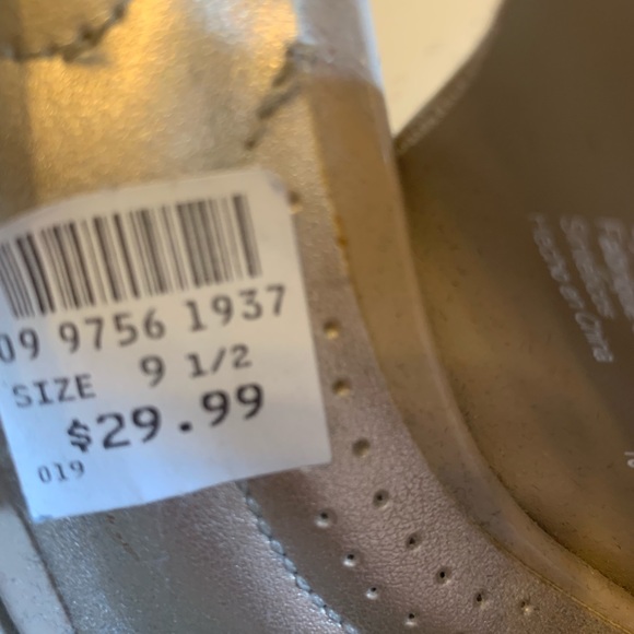 Nude Dexter by Dexter Patent Leather Wedges 👏🏽 - Picture 3 of 5